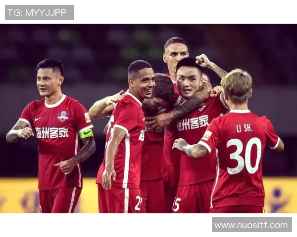 梅州足球之星：从草根到巅峰的传奇旅程与成就解析