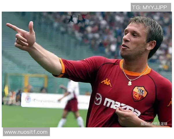 足球场上的明星鄙视事件背后：从竞争到人际矛盾揭示运动员的复杂心理