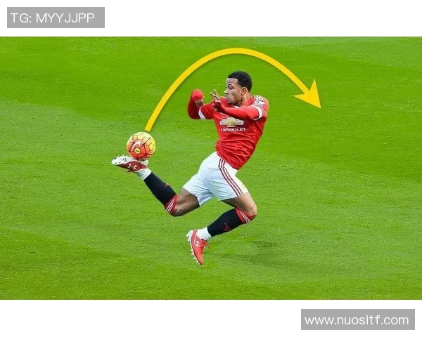 足球巨星赛前热身精彩瞬间展现技术与力量完美融合